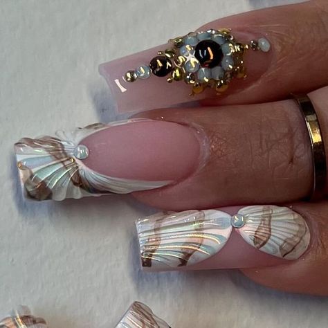 Vivian Nguyen on Instagram: "Ended the week with these seashell nails🐚🥥" Square Seashell Nails, Nail Recommendations, Seashell Nails Design, Sea Shell Nails, Seashell Nail Art, Maximalist Nails, Shell Nails, Seashell Nails, Cheetah Print Nails