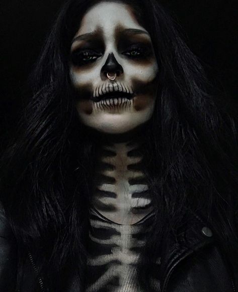 Grim Reaper Makeup, Lora Arellano, Grim Reaper Costume, Skull Face Paint, Awesome Makeup, Creepy Halloween Makeup, Low Rider Girls, Halloween Makeup Diy, Skeleton Makeup