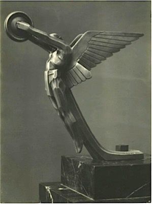 Art Deco Sculpture Statues, Art Deco Pillar, Art Nouveau Sculpture, Art Deco Ornaments, Winged Man, Arte Art Deco, Deco Statue, Car Mascot, Art Deco Car