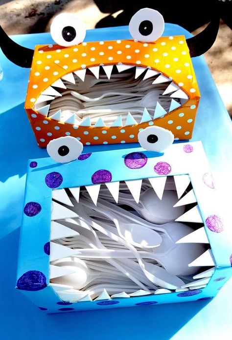 What a great idea for monster parties! A DIY monster cutlery dispensor, Monsters Inc Party, Monsters Inc Baby Shower, Monsters Inc Baby, Monster First Birthday, Little Monster Party, Monster Baby Showers, Little Monster Birthday, Monster 1st Birthdays, Monster Inc Birthday