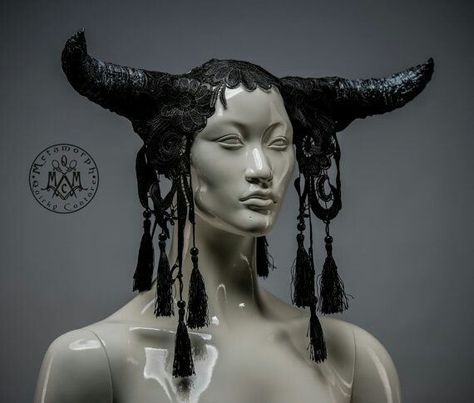 Horn Headpiece, Horned Headdress, Horn Headdress, Diy Kostüm, Bull Horns, Fantasias Halloween, Wide Headband, Hair Reference, Fantasy Clothing