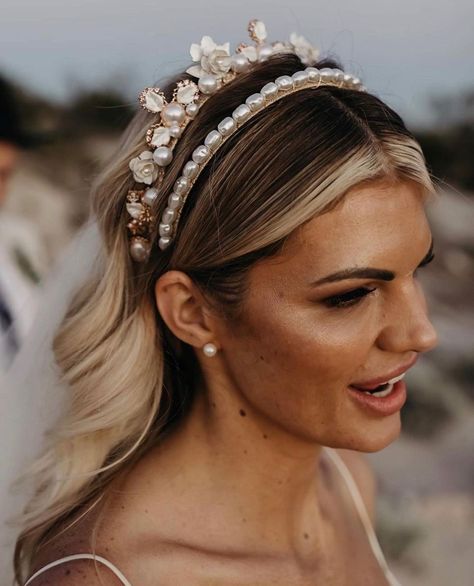 by ASHLEE LAUREN DESIGNS (@ael.este) posted on Instagram: “How incredible @alyshamelody_ wearing our Sofia Pearl and Mia natural pearl headband. Photography by @renni.maitland ✨✨✨” • Jan 1, 2022 at 10:12am UTC Bridal Themes, Disney Wedding Theme, Headband Gold, Bridal Theme, Pearl Bridal Headband, Hair Up Or Down, Pearl Tiara, Pearl Jewelry Wedding, Gold Headband