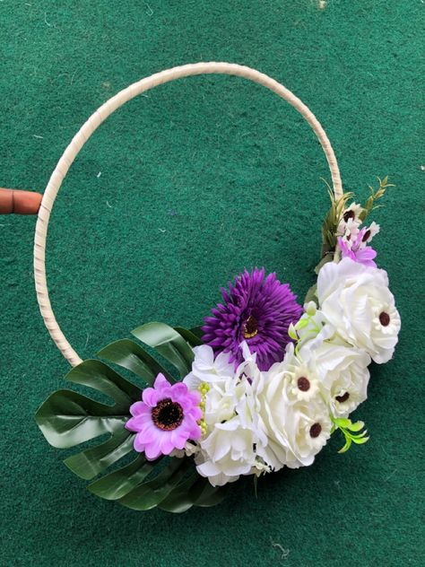 White bridesmaid bouquet