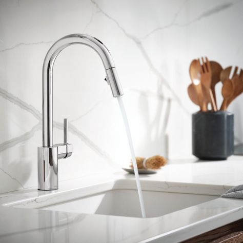 Smart Kitchen Ideas, Moen Faucet, Kitchen Faucet Design, Smart Faucet, Touchless Kitchen Faucet, Kitchen Tech, Kitchen Technology, Digital Showers, Faucet Design