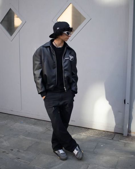 streetwear, outfit, fit, pic, jacket, leather, leather jacket, aviator, aviator jacket, vegan leather, black, total black, double knee, pants, double knee pants, carhartt, double knee pants carhartt, sneakers, sneaker, shoe, shoes, off white, jordan, jordan 5, jordan 5 off white Alyx Chain, Jordan 5 Off White, White Vivienne Westwood, Leather Jacket Streetwear, Vivienne Westwood Belt, Cap Outfit Men, Jordans Retro, Balenciaga Sunglasses, Fit Y2k