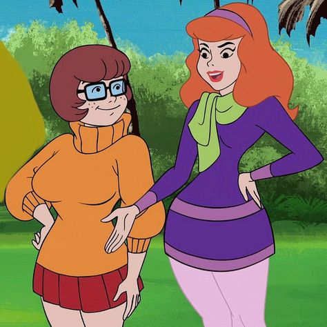 Tv Show Duos Cartoon, Mystery Incorporated Velma, Scooby Doo Matching Pfp For 5, Iconic Duo Cartoon Characters, Ginger And Brunette Duo Characters, Cartoon Character Duos, Scooby Doo Daphne And Velma, Vera Scooby Doo, Duos Characters