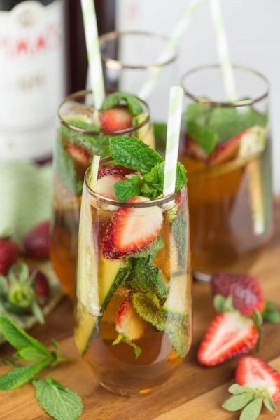 Jug Cocktails, Pimms Jug, Pimms Cocktail, Pimms Cup, Strawberry Slice, Polka Dot Wedding, Holiday Feast, Enjoy The Sunshine, Christmas Cocktails