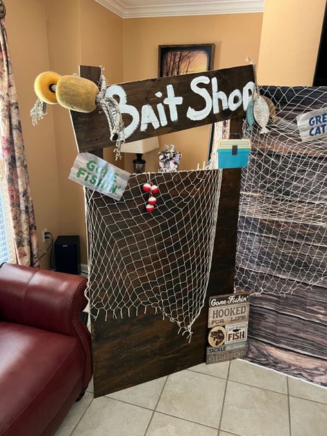 Babyshower
Bait shop
Gone fishing
Living room set up Gone Fishing Vbs Ideas, Fishing Decorations, Fishing Trunk Or Treat Ideas, Fishing Trunk Or Treat, Fish Fry Party, Gone Fishing Party, Homecoming Decorations, Diy Door Decor, Lake Party