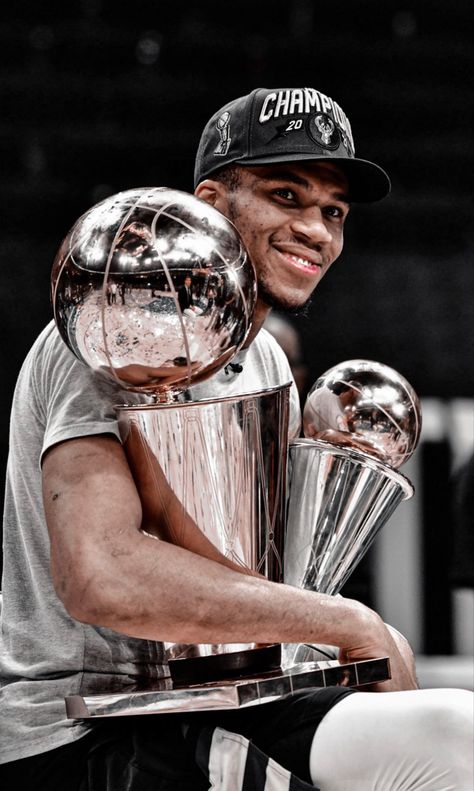 Giannis Antetokounmpo Aesthetic, Giannis Antetokounmpo Wallpaper, Nba Background, Nba Aesthetic, Nba Wallpapers Stephen Curry, Jrue Holiday, Basketball Drawings, Saga Art, Best Nba Players