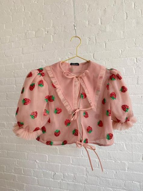 Cloth Pieces, Lirika Matoshi, Strawberry Shirt, Strawberry Dress, Look Retro, Kawaii Clothes, Character Outfits, Kawaii Fashion, Cute Fashion