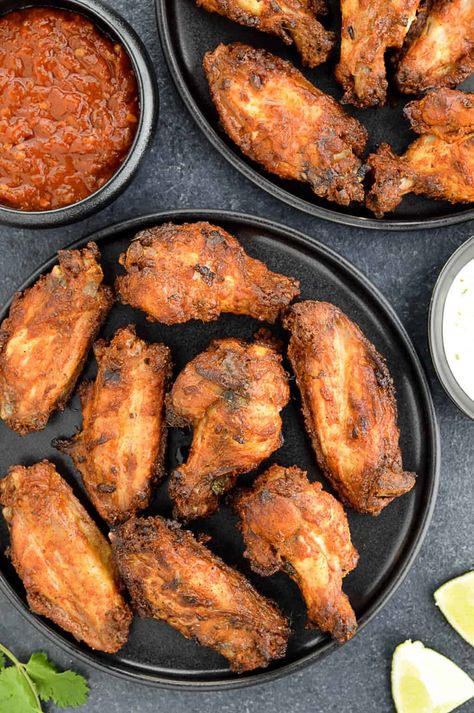 Tandoori Chicken Wings make for the perfect snack / appetizer, be it for family game night or bigger parties. This recipe shares how to make tandoori chicken wings two ways - using an air fryer & oven! #tandoorichickenwings #wings #chickenwings #tandoorichicken #chickentandoori #appetizer #partyfood #tandoorirecipes #chickenrecipes Tandoori Chicken Wings Recipe, Chicken Wings In Oven, Easy Tandoori Chicken, Wing Recipes Fried, Easy Indian Appetizers, Homemade Chicken Wings, Dry Rub Chicken, Tandoori Fish, Wing Recipes Baked