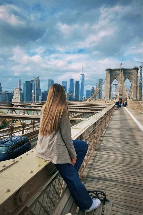 Vancouver Summer Outfit, Brooklyn Bridge Aesthetic, New York Picture Ideas, Brooklyn Bridge Pictures, Bridge Aesthetic, Nyc Photo Ideas, Fall Nyc, New York City Pictures, Aesthetic Nyc