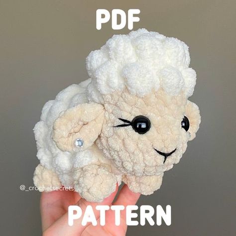 Fluffy Sheep PDF pattern Crochet toys patterns free amigurumi #crochettoyspatternsfreeamigurumi #crochet #crochettoy #crochetpattern #crochetpatterns 1.513 Mini Crochet Plushies, Chunky Yarn Amigurumi, Sheep Crochet Pattern, Toys Quotes, Sugar N Cream Yarn, Winter Gala, Sheep Crochet, Fluffy Sheep, Crochet Sheep