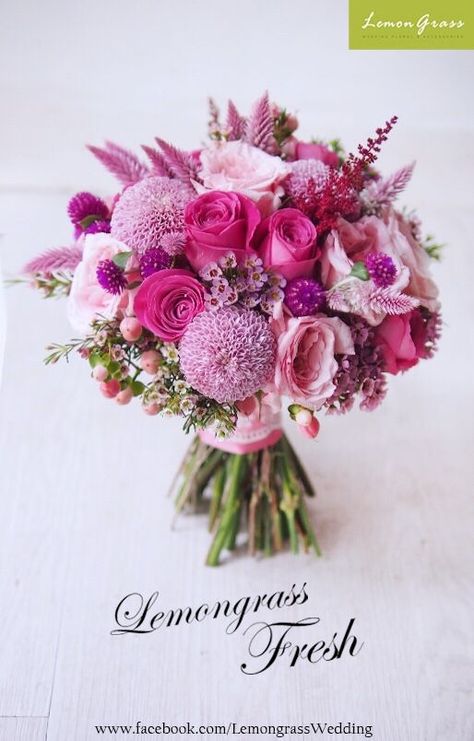 Bridal Bouquet Pink, Hand Bouquet, Bride Magazine, Trendy Flowers, Pink Bouquet, Beautiful Flower Arrangements, Wedding Arrangements, Deco Floral, Bride Bouquets