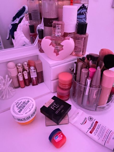 all of my makeup vanity girly makeup products My Makeup Vanity, Truly Beauty, Pretty Products, Girly Makeup, Beauty Aesthetic, Pink Girly Things, I Love Makeup, Love Makeup, Body Products