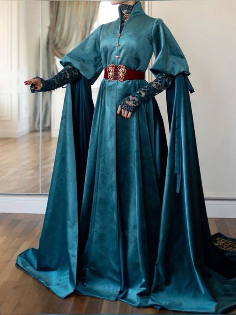 Circassian Dress, Crazy Ideas, Photos Of People, Hilarious Photos, Fantasy Gowns, Fantasy Dress, Fantasy Clothing, Fantasy Fashion, No Matter How