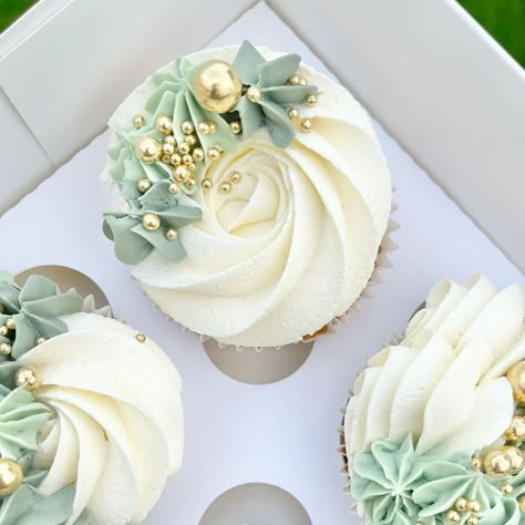 Cupcake Decor Wedding, Cupcake Ideas For Birthday, Wedding Shower Cupcake Ideas, Gender Neutral Cupcakes, Cupcakes Greenery, Eucalyptus Cupcakes, Wedding Cupcakes Ideas Simple, Simple Wedding Cupcakes, Neutral Baby Shower Cupcakes