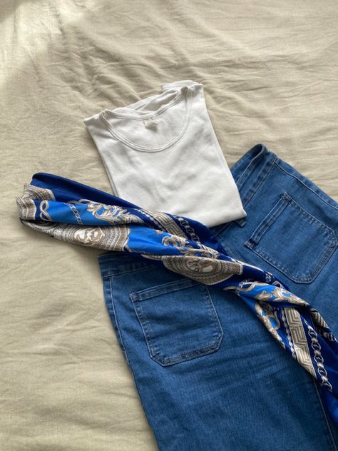 Midsize Spring Outfit, with a White T-shirt, Blue Jeans and a blue Silk Scraf to use as a belt Blue Tshirt Outfit Aesthetic, Blue Tshirt Outfit, Silk Scraf, Outfit Midsize, Midsize Outfit, Thrifted Outfit, Sunday Outfit, Midsize Outfits, Thrifted Outfits