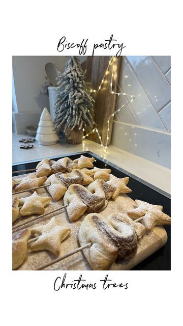 Biscoff Puff Pastry Tree, Bring A Board Night, Bring A Board, Puff Pastry Christmas, Pastry Christmas, Board Night, I Want Food, Christmas Food Dinner, Pastry Sheets