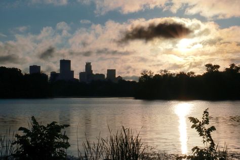 Known as the ‘Land of 10,000 Lakes’, it should be of no surprise that Minnesota’s large number of lakes is one of its main features. In fact, there are a whopping 11,842 lakes in the state, in addition to over 6,500 natural rivers.  There are so many lakes in Minnesota that the choices are endless The Crazy, The Land, Minneapolis, Minnesota, Maine, Places To Visit, Lake, Nature