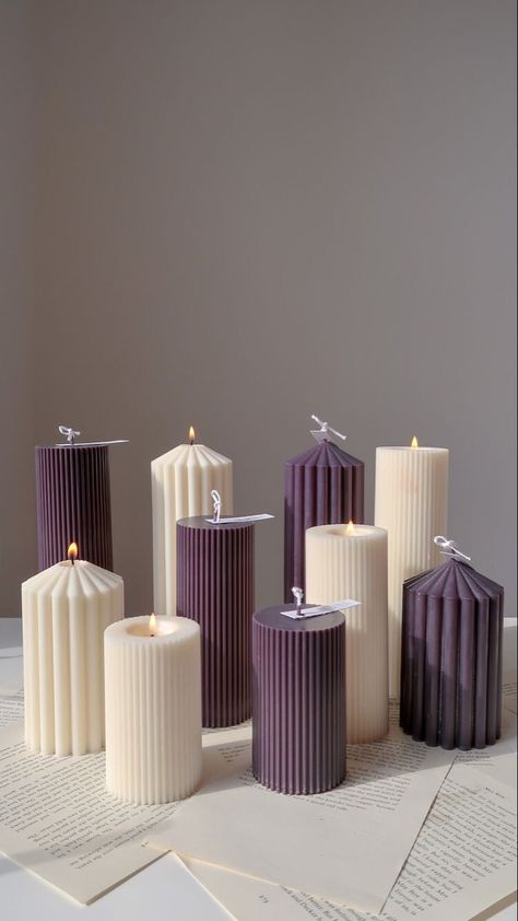 Candle Packing Ideas, Ribbed Candles, Candle Gift Ideas, Sculptural Candles, Homemade Scented Candles, Soya Mumu, Candle Crafts Diy, Candle Wedding Decor, Candles Photography