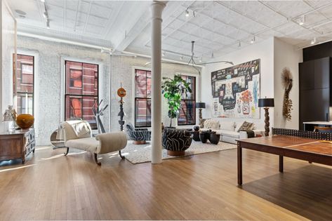 A Chic SoHo Loft Owned by Sela Ward Returns to the Market - The New York Times Sela Ward, Soho Apartment, Soho Loft, Downtown Lofts, Nyc Real Estate, Residential Real Estate, Nyc Apartment, Oak Floors, Bedroom Suite