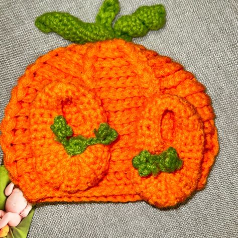 Adorable Knit Set Nb Crochet Pumpkin Accessories, Crochet Pumpkin Costume, Crochet Pumpkin Baby Hat, Pumpkin Baby Hat Knit Pattern, Newborn Crochet Pumpkin Outfit, Kids Mud, Round Loom Knitting, Round Loom, Pumpkin Hat