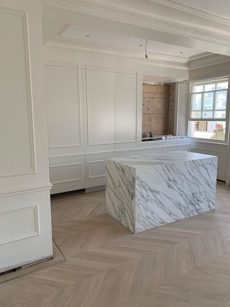 Calacatta Kitchen Island, Vagli Marble Kitchen, White Kitchen Marble Countertops, Marble Island Kitchen, Calacatta Kitchen, Kitchen Island Marble, White Marble Kitchen Island, Calacatta Marble Kitchen, Calacatta Vagli