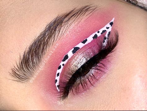 Cute Cowgirl Makeup, Cow Print Eye Makeup, Pink Cow Makeup, Cow Print Eyeliner, Cow Print Eyeshadow, Pink Cow Print Outfit, Pink Cowgirl Makeup, Cow Eye Makeup, Disco Cowgirl Makeup