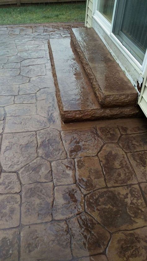 Stamped Cement Patio, Concrete Decks, Concrete Designs Outdoor, Backyard Stamped Concrete Patio Ideas, Stamped Concrete Indoors, Pressed Concrete Patio, Stamped Concrete Patio Colors, Stamped Patio, Concrete Patio Steps