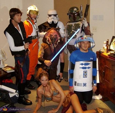 Star Wars Characters - Halloween Costume Contest Star Wars Characters Costumes, Star Wars Running Costume, Hollywood Halloween Costumes, Costumes For Groups, Groups Photo, Cool Couple Halloween Costumes, Disfraz Star Wars, Character Halloween Costumes, Run Disney Costumes