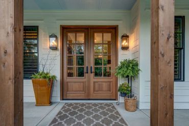 Light Wood Stain Front Door, Wood Look Front Door, Craftsman Chic, Wood Double Doors, Green Porch, Craftsman Front Door, Craftsman Entry, Craftsman Porch, Town Design