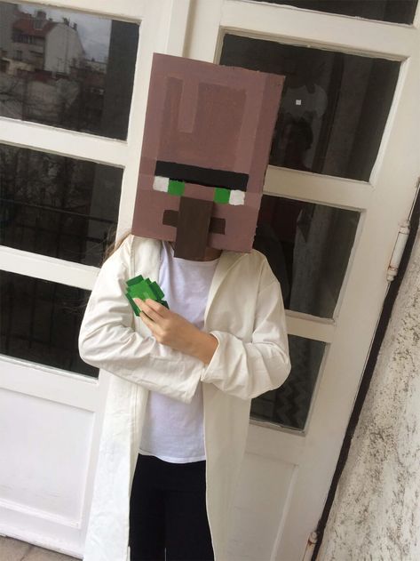 Minecraft Villager Costume in simple Swedish style - IKEA Hackers Villager Costume, Geek Costume, Minecraft Face, Hackers Ikea, Minecraft Villager, Brown Packing Paper, Minecraft Costumes, Minecraft Things, Minecraft Steve