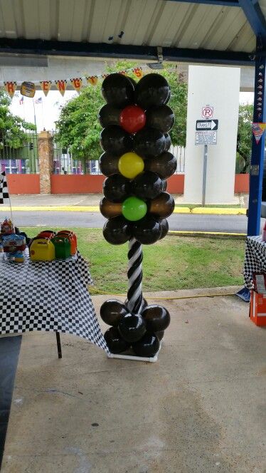 Racetrack Theme Party, Nascar Theme Birthday Party, Nascar Birthday Party Games, Nascar 3rd Birthday, Dirt Track Racing Birthday Party Ideas, Hot Wheels First Birthday Party Ideas, Dragster Birthday Party, Pit Crew Birthday Party, Race Track Party Ideas