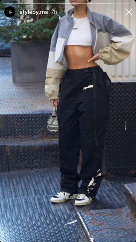 Athletic Streetwear Women, Streetwear Aesthetic Women, Women’s Street Wear Fashion, Women Hypebeast Outfits, Hype Beast Outfits Women, Hellstar Outfits Black Women, Street Outfits Urban Women, Streetwear Outfits Black Women, Comfy Streetwear Outfits