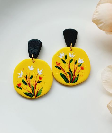 Painted Polymer Clay Earrings, Navratri 2024, Painted Jewellery, Painted Polymer Clay, Lettering Drawing, Diy Necklace Making, Terracotta Jewellery Designs, Diy Jewelry Set, Earrings Diy Handmade