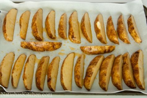 RECIPE INCLUDED. Oven Baked Potato Wedges-7. With recipe Oven Baked Potatoes Recipes, Oven Baked Potato Wedges, Oven Baked Vegetables, Baked Potato Wedges Recipe, Oven Baked Potato, Baked Potato Wedges, Crispy Baked Potatoes, Chicken Strip Recipes, Making Baked Potatoes