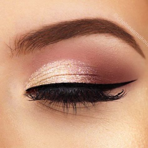 Top Rose Gold Makeup Ideas To Look Like A Goddess ★ See more: https://glaminati.com/charming-rose-gold-makeup-looks/ Machiaj Smokey Eyes, Rose Gold Makeup Looks, Make Up Mata, Rose Gold Eye Makeup, Rose Gold Eyeshadow, Make Up Gold, Gold Makeup Looks, Wedding Makeup For Brown Eyes, Gold Eye Makeup