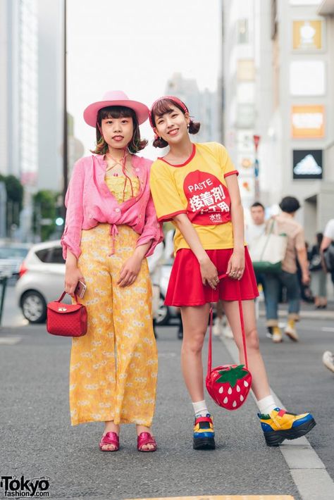 Punk Cake, Harajuku Street Style, Couples Fashion, Vintage Street Fashion, 19 Years Old, 31 October, Harajuku Street, Harajuku Fashion Street, Harajuku Girls