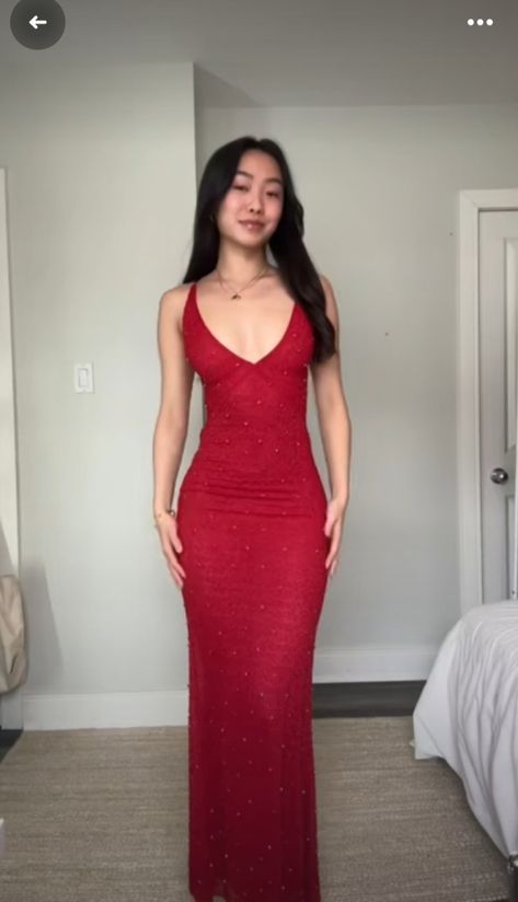 Red Tight Dress Long, Red Prom Dress Outfit, Red Prom Dress Aesthetic, Red Prom Dress Elegant, Red Mermaid Dress, Plunging Neckline Dress, Prom Dresses Red, Cute Formal Dresses, Prom Dress Inspo