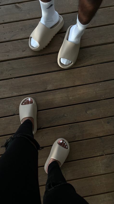 Matching Yeezy Slides Couple, Yzy Slides Outfit, Adidas Yeezy Slides Outfit, Yeezy Slides Aesthetic, Yeezy Slides Outfit, Adidas Yeezy Slides, Cloud Slides, Slides Outfit, Women Slippers Fashion