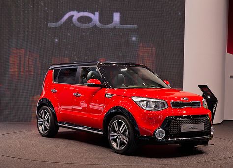 2014 kia soul in red Kia Soul 2015, Hummer Cars, Kia Motors, Honda Civic Si, Kia Soul, Chevy Pickups, Car Girl, Small Cars, Honda Civic