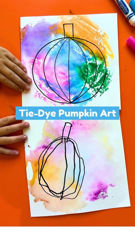 Washable markers make for the coolest tie-dye effect! STEP 1: Draw a pumpkin (or any shape!) on paper with a black permanent marker STEP 2: Draw on foil with washable markers (your regular Crayola markers work even if they don’t say washable) and spray gently with water STEP 3: Lay your paper on top, massage, then lift to reveal your print! These prints are gorgeous because no two are the same, but they’re all beautiful. 😍 | Friends Art Lab | Tundra Beats · October Love Pumpkin Craft Kindergarten, Tie Dye Pumpkin, Draw A Pumpkin, Pumpkins Preschool, Pumpkins Kindergarten, Pumpkin Drawing, Pumpkin Bucket, Crayola Markers, Halloween Potions