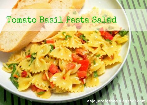 Tomato Basil Pesto Pasta, Tomato Basil Pasta Salad, Tomato Basil Pesto, Basil Pasta Salad, Basil Pesto Pasta, Pasta Al Pesto, Tomato Basil Pasta, Pesto Pasta Salad, Meat Salad