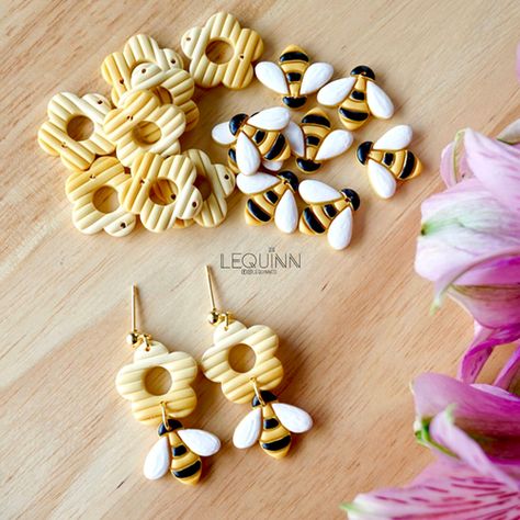 Quick and Easy Clay Magnet Ideas for Beginners Polymer Magnets Diy, Bee Earrings Clay, Bee Polymer Clay Earrings, Clay Bee Earrings, Summer Earrings Clay, Polymer Clay Bee Earrings, Polymer Clay Earrings Summer, Polymer Clay Keychains Diy, Bee Clay Earrings