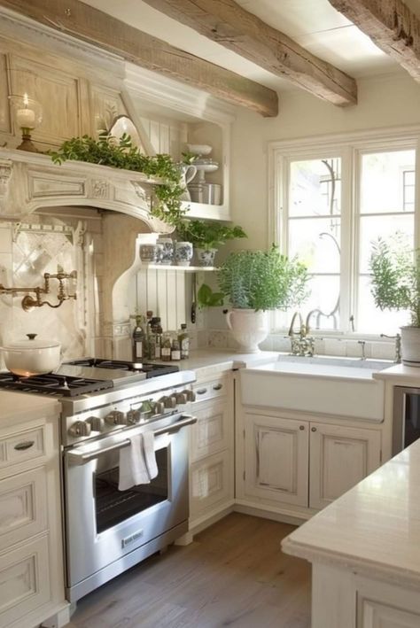 French Style Kitchen Ideas, French Countryside Kitchen, Small French Country Kitchen, French Country Cottage Kitchen, French Style Kitchen, French Kitchens, French Country Kitchen Designs, Countryside Kitchen, Stove Hood