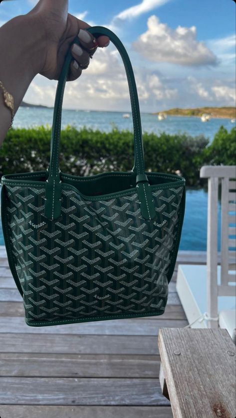 Goyard Paris, Goyard Accessories, Goyard Tote Bag, Goyard Bag, Girly Bags, Favorite Handbags, What In My Bag, Fancy Bags, Luxury Purses