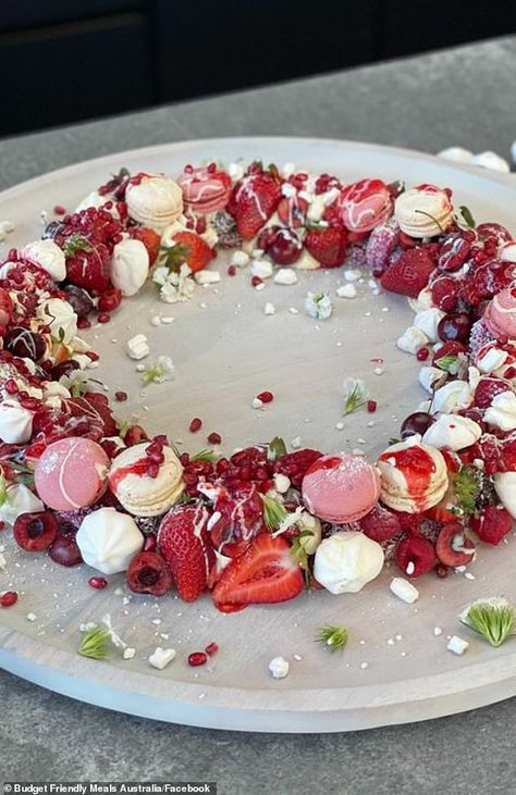 Lamington Wreath, Jules Sebastian, Wreaths For Christmas, Grazing Platter, Xmas Desserts, Christmas Food Treats, Christmas Lunch, Christmas Food Desserts, Christmas Menu