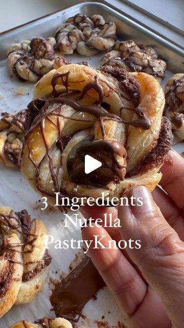 Chhaya Joshi Daily food / cocktails on Instagram Quick Desert Recipes, Nutella Pastry, Bunco Food, Nutella Puff Pastry, Puff Pastry Twists, Phyllo Dough Recipes, Puff Pastry Desserts, Nutella Spread, Pastry Pie