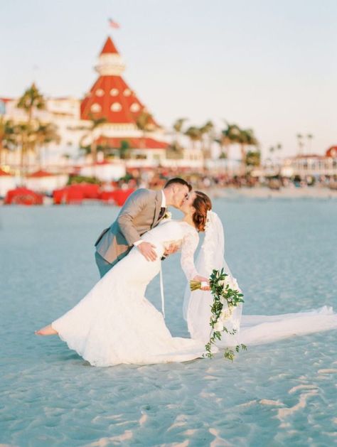 A beautiful, beachside Hotel Del Coronado Winter wedding by San Diego Wedding Photographer Mandy Ford Photography. Click here to view the blog post! Hotel Del Coronado Wedding, Coronado Wedding, Coronado San Diego, San Diego Wedding Venues, San Diego Wedding Photography, Portrait Editorial, Hotel Del Coronado, Film Photos, Brooklyn Wedding